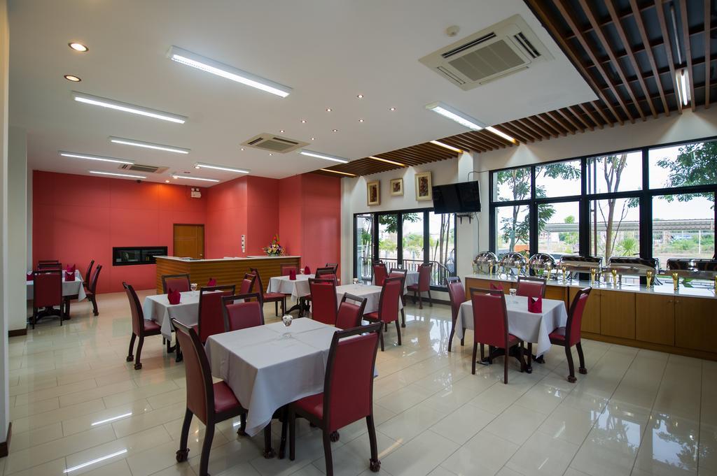 Mamaison Hotel Buriram Exterior foto